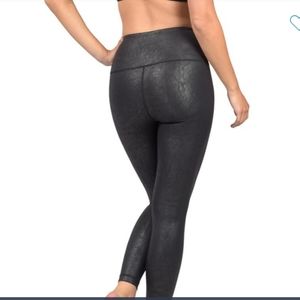 NWOT 90 Degree Faux Cracked Leather Leggings